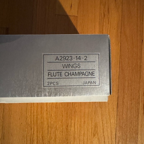 Sasaki Wings champagne flutes - Picture 3 of 3
